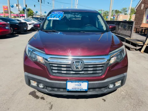 More photos of 2017 HONDA RIDGELINE RTL at Pro Auto Finance Highland, IN