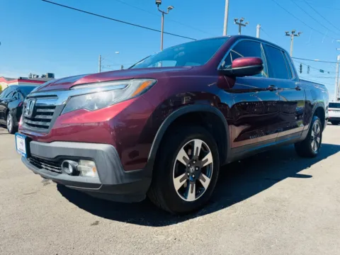 More photos of 2017 HONDA RIDGELINE RTL at Pro Auto Finance Highland, IN