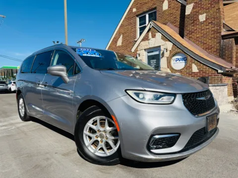 Silver 2021 CHRYSLER PACIFICA TOURING L for sale in Highland, IN
