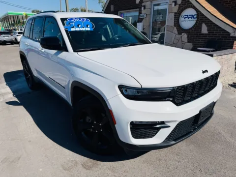 Photos of 2023 JEEP GRAND CHEROKEE LIMITED for sale in Highland, IN at Pro Auto Finance Highland