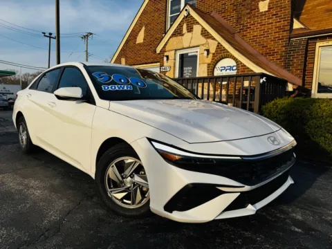 White 2025 HYUNDAI ELANTRA SE for sale in Highland, IN