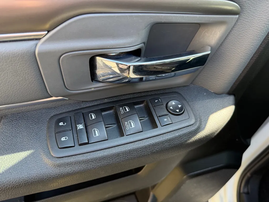 2023 RAM Ram 1500 Classic SLT - Photo 15