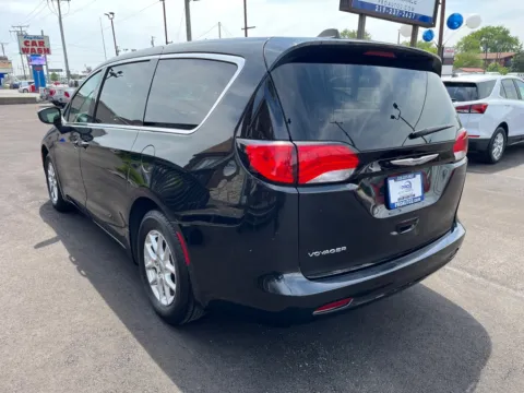 More photos of 2023 CHRYSLER VOYAGER LX at Pro Auto Finance Highland, IN