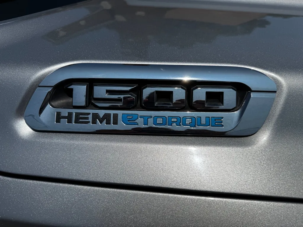 2022 RAM Ram 1500 Pickup Laramie - Photo 11