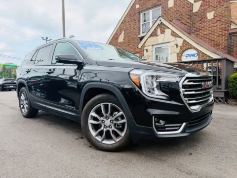 Black 2024 GMC TERRAIN SLT for sale in Highland, IN