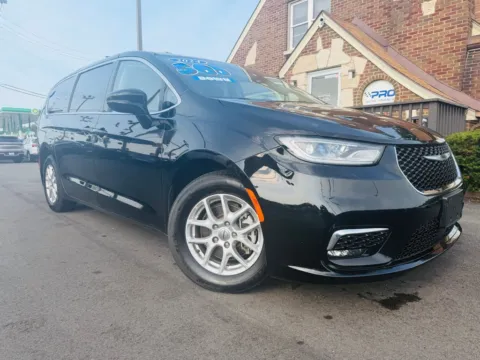 Black 2024 CHRYSLER PACIFICA TOURING L for sale in Highland, IN