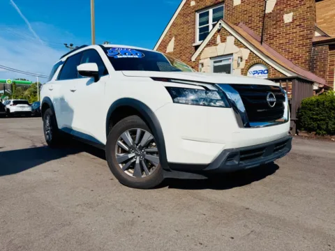 White 2024 NISSAN PATHFINDER SV for sale in Highland, IN