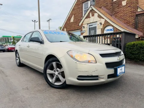 Beige 2009 CHEVROLET MALIBU LT for sale in Highland, IN