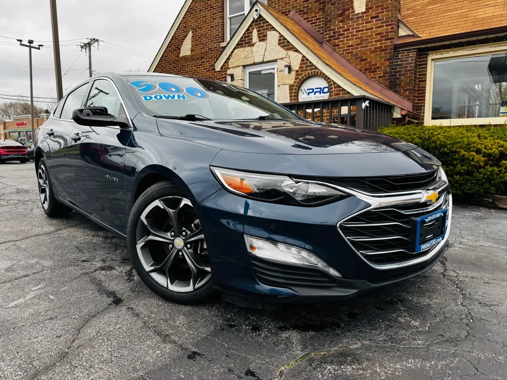 Blue 2022 CHEVROLET MALIBU LT for sale in Highland, IN