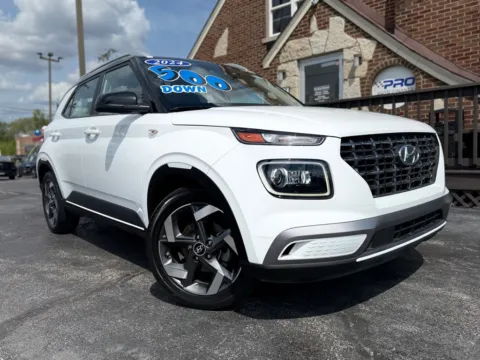 White 2024 HYUNDAI VENUE LIMITED for sale in Highland, IN