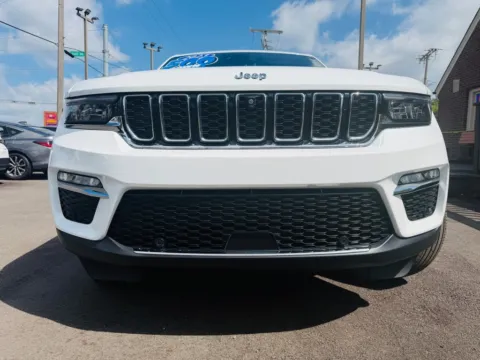 Another view of 2023 JEEP GRAND CHEROKEE LIMITED for sale in Highland, IN at Pro Auto Finance Highland