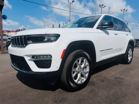 More photos of 2023 JEEP GRAND CHEROKEE LIMITED at Pro Auto Finance Highland, IN