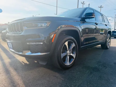 More photos of 2023 JEEP GRAND CHEROKEE LIMITED at Pro Auto Finance Highland, IN