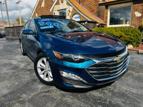 Blue 2019 CHEVROLET MALIBU LT for sale in Highland, IN