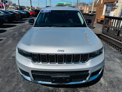 More photos of 2022 JEEP GRAND CHEROKEE LIMITED at Pro Auto Finance Highland, IN