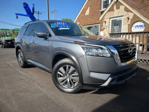 Gray 2024 NISSAN PATHFINDER SV for sale in Highland, IN