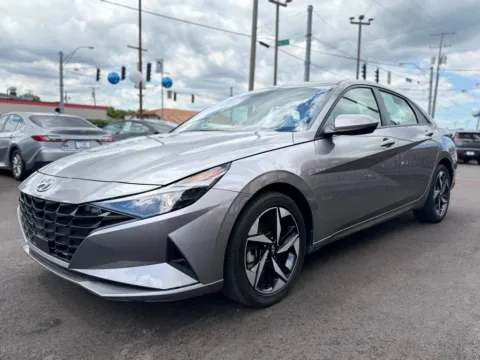More photos of 2023 HYUNDAI ELANTRA SEL at Pro Auto Finance Highland, IN