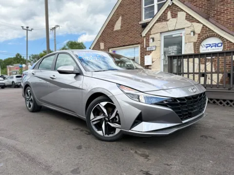 Gray 2023 HYUNDAI ELANTRA SEL for sale in Highland, IN