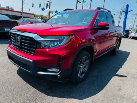 More photos of 2023 HONDA RIDGELINE RTL at Pro Auto Finance Highland, IN