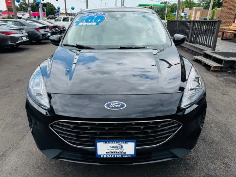 More photos of 2022 FORD ESCAPE SE at Pro Auto Finance Highland, IN