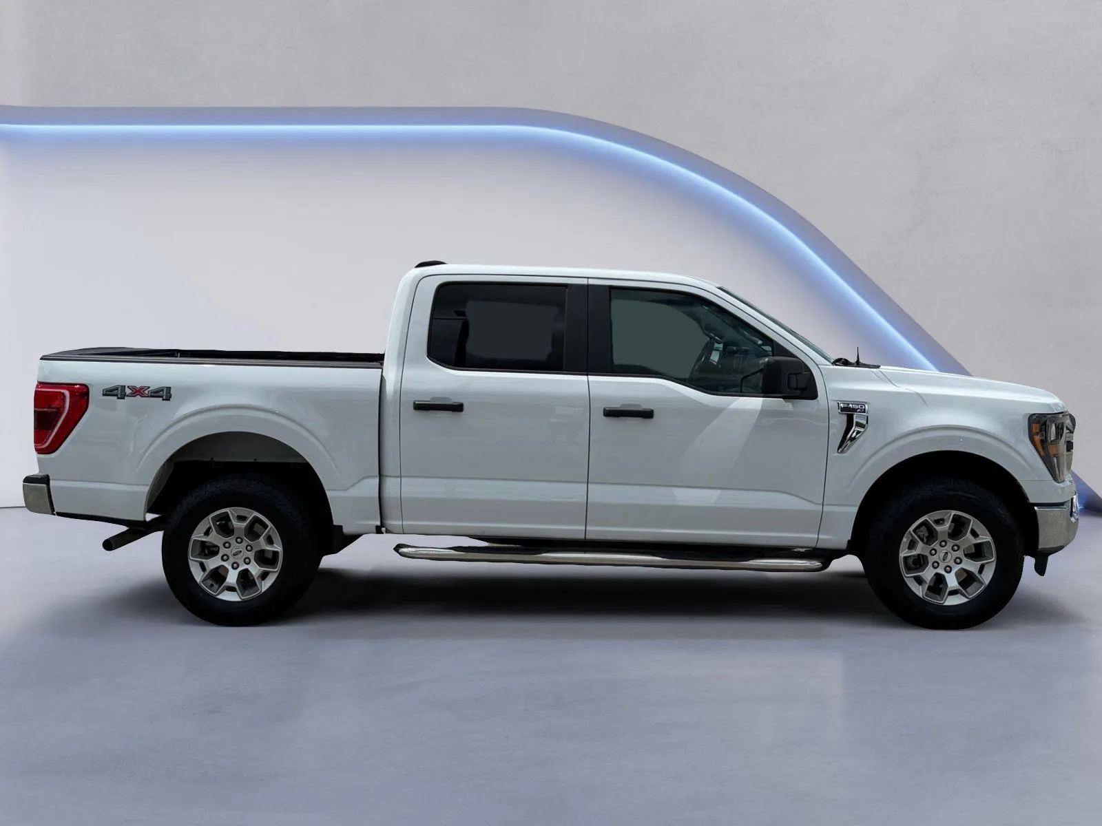 2023 Ford F-150 XLT - Photo 2