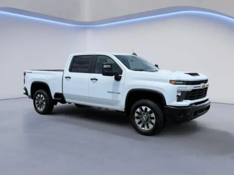 White 2024 Chevrolet Silverado 2500HD Custom for sale in Alcoa, TN