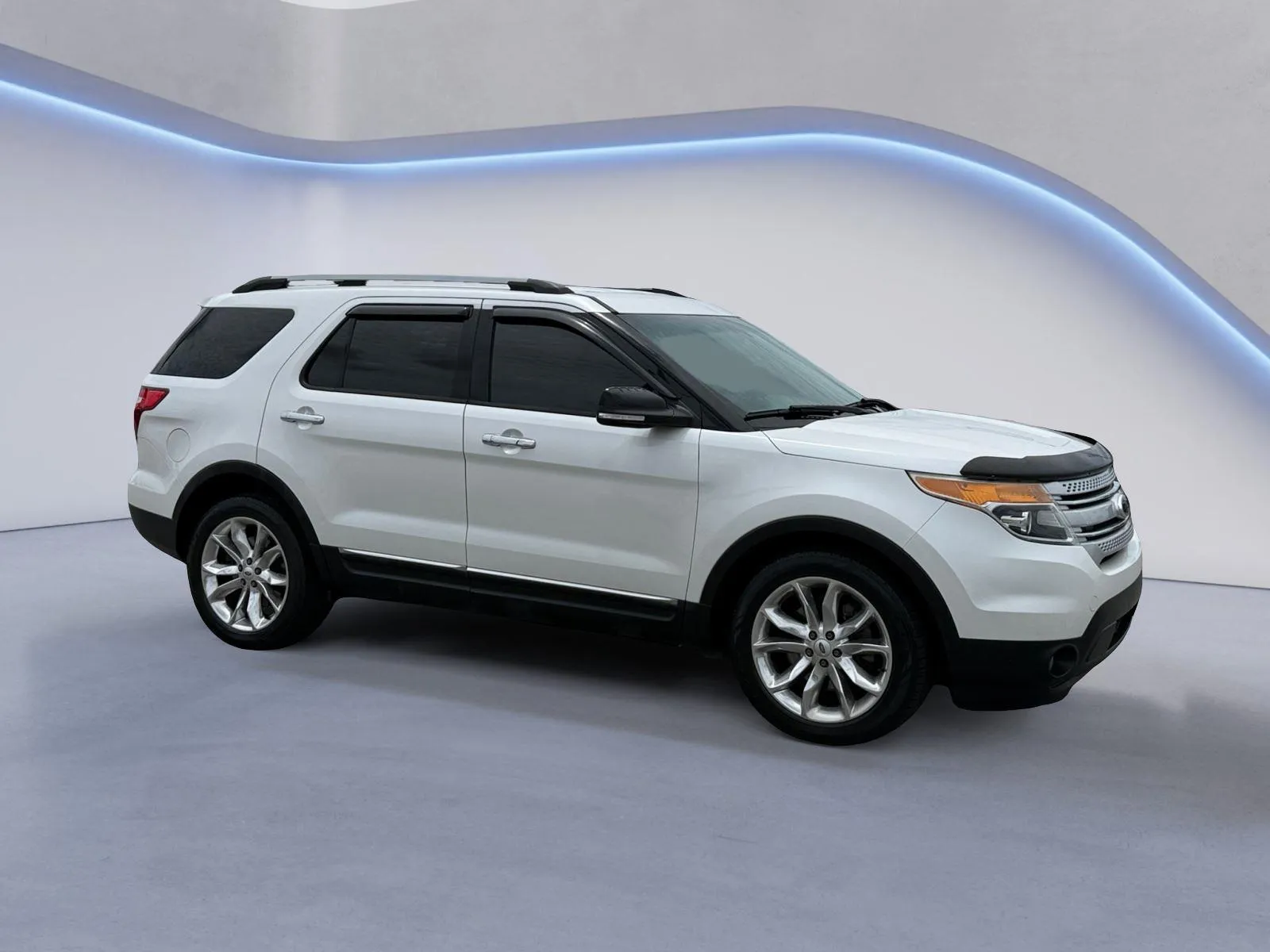 White 2014 Ford Explorer XLT for sale in Alcoa, TN