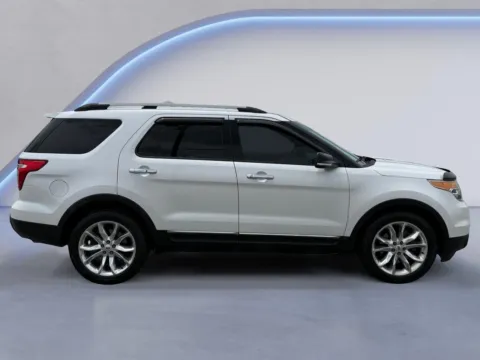 Photos of 2014 Ford Explorer XLT for sale in Alcoa, TN at Twin City Auto Center