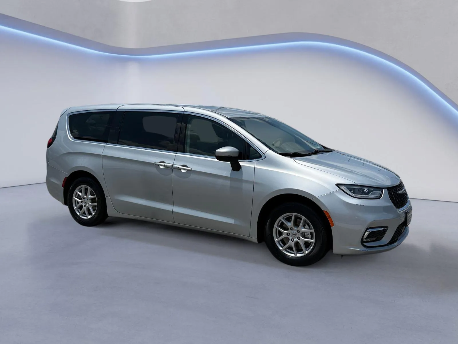 Silver 2023 Chrysler Pacifica Touring L for sale in Alcoa, TN