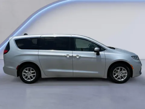 Photos of 2023 Chrysler Pacifica Touring L for sale in Alcoa, TN at Twin City Auto Center