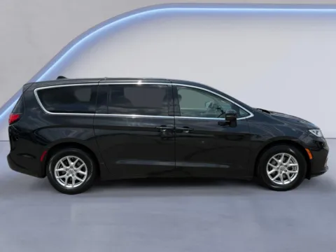 Photos of 2023 Chrysler Pacifica Touring L for sale in Alcoa, TN at Twin City Auto Center