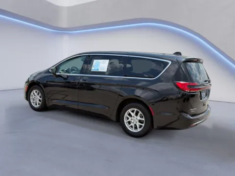 More photos of 2023 Chrysler Pacifica Touring L at Twin City Auto Center, TN