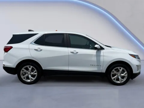 Photos of 2021 Chevrolet Equinox LT for sale in Alcoa, TN at Twin City Auto Center