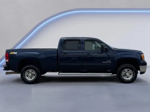 Photos of 2010 GMC Sierra 2500HD SLE for sale in Alcoa, TN at Twin City Auto Center