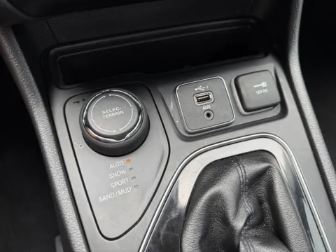 Silver 2020 Jeep Cherokee Limited for sale in Alcoa, TN