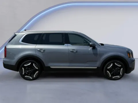 Photos of 2025 Kia Telluride S for sale in Alcoa, TN at Twin City Auto Center