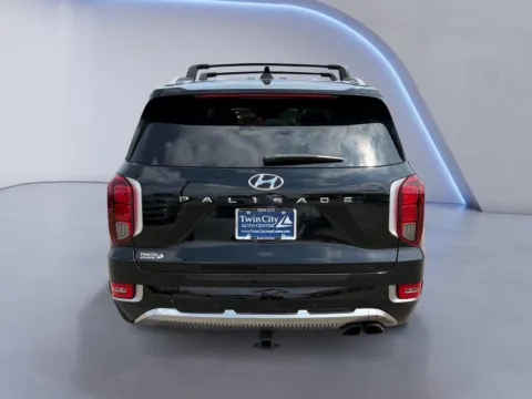 More photos of 2022 Hyundai Palisade Calligraphy at Twin City Auto Center, TN