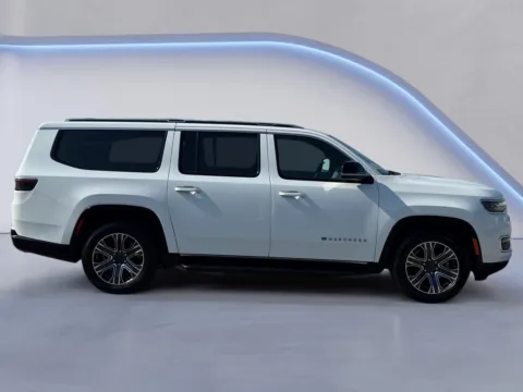 Photos of 2023 Jeep Wagoneer L Series II for sale in Alcoa, TN at Twin City Auto Center