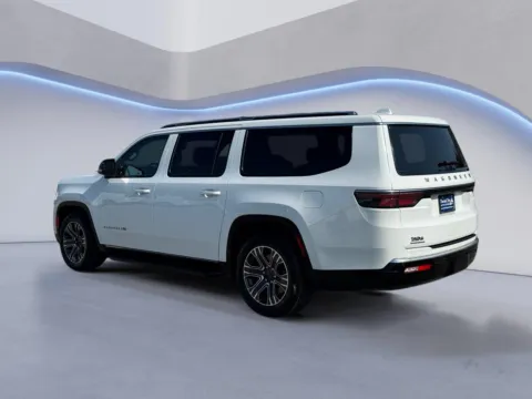 More photos of 2023 Jeep Wagoneer L Series II at Twin City Auto Center, TN
