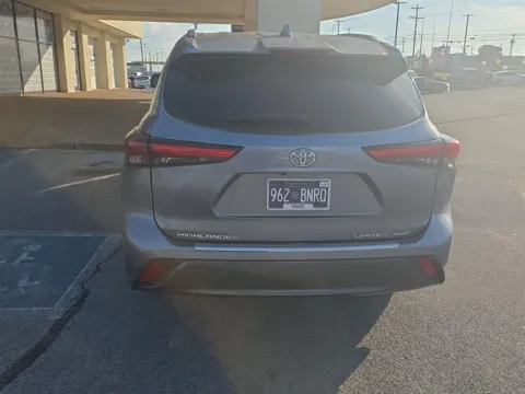 Photos of 2020 Toyota Highlander Limited for sale in Alcoa, TN at Twin City Auto Center