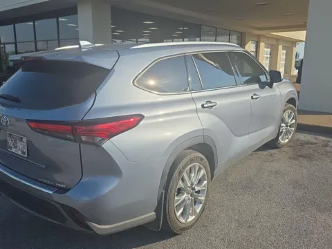 Another view of 2020 Toyota Highlander Limited for sale in Alcoa, TN at Twin City Auto Center