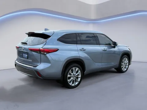 Another view of 2020 Toyota Highlander Limited for sale in Alcoa, TN at Twin City Auto Center