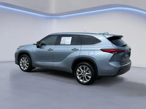 More photos of 2020 Toyota Highlander Limited at Twin City Auto Center, TN