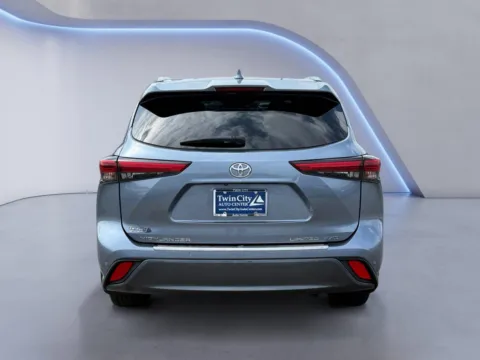 More photos of 2020 Toyota Highlander Limited at Twin City Auto Center, TN