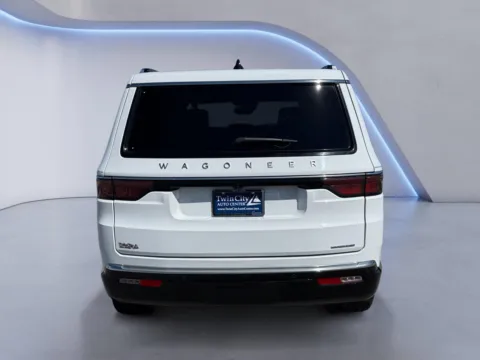 More photos of 2024 Jeep Wagoneer Series II at Twin City Auto Center, TN