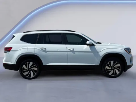 Photos of 2025 Volkswagen Atlas 2.0T SE w/Technology for sale in Alcoa, TN at Twin City Auto Center