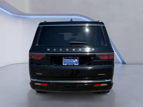 More photos of 2024 Jeep Wagoneer L Series II at Twin City Auto Center, TN