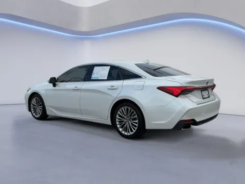 More photos of 2019 Toyota Avalon Limited at Airport Honda, TN