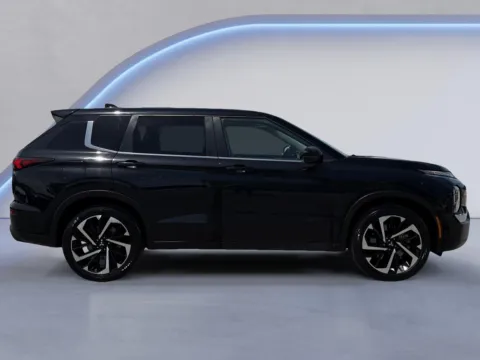 Photos of 2022 Mitsubishi Outlander ES for sale in Alcoa, TN at Airport Honda