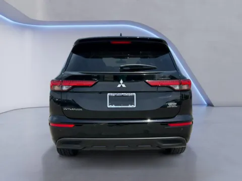 More photos of 2022 Mitsubishi Outlander ES at Airport Honda, TN